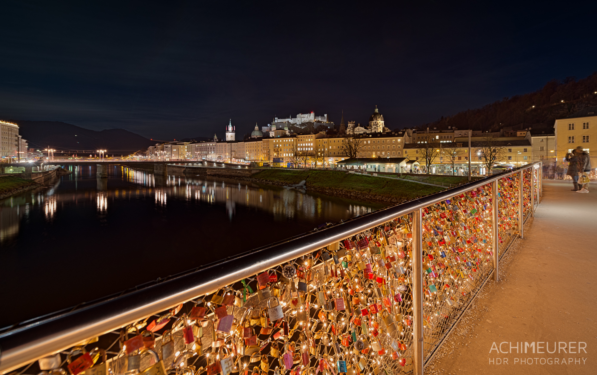 Weihnachtsmarkt Salzburg Marktsteeg Love Locks