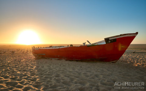 Sonnenuntergang am Strand in Aguda in der Nähe von Porto in Portugal by AchimMeurer.com                     .