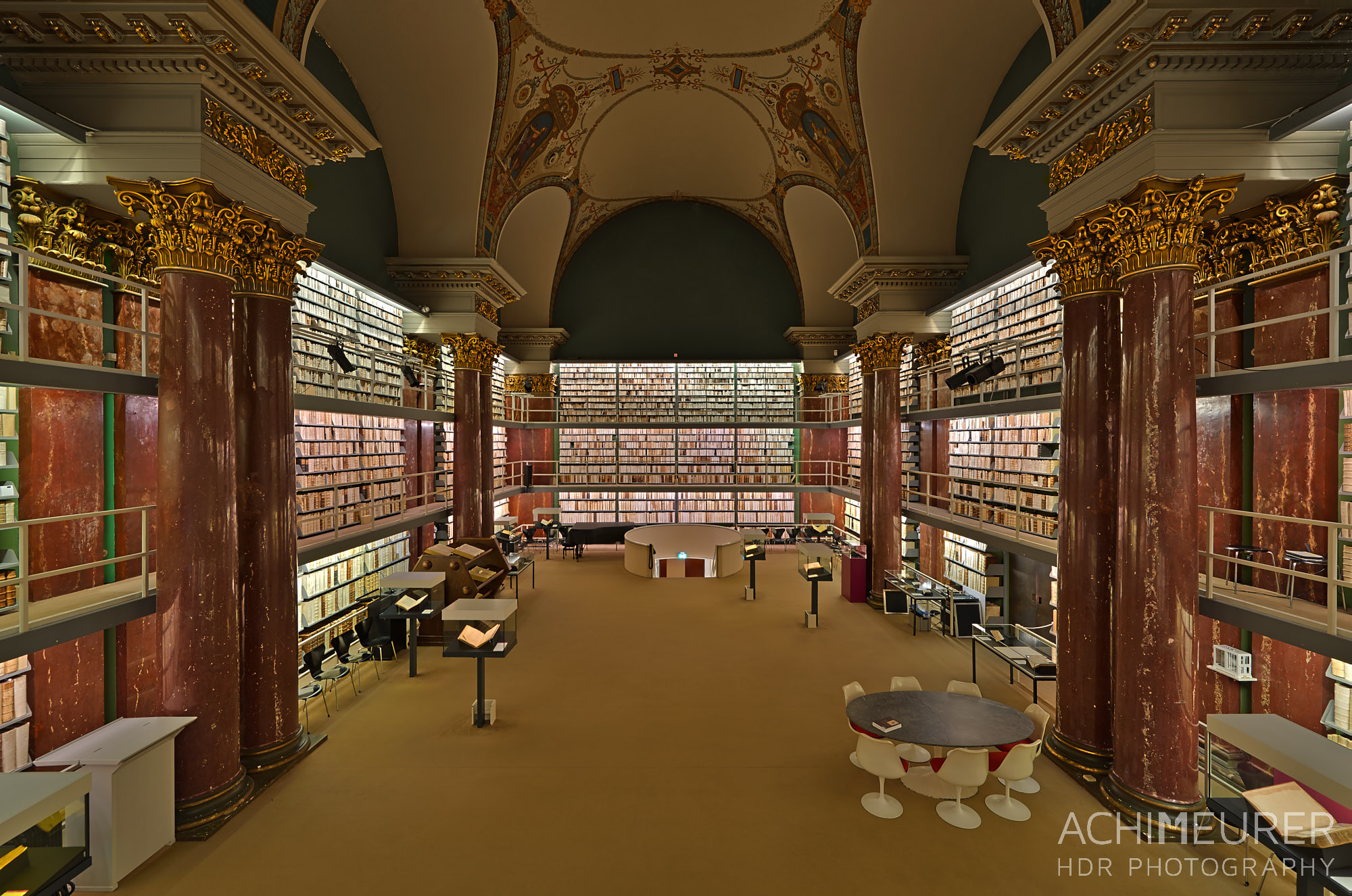 Die Bibliothek in Wolfenbüttel by Array.