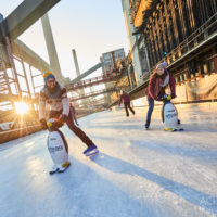 Eislaufen auf der Eislaufbahn Zeche Zollverein in Essen im Ruhrgebiet by AchimMeurer.com .
