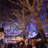 Weihnachtsmarkt in Essen im Ruhrgebiet by Array.