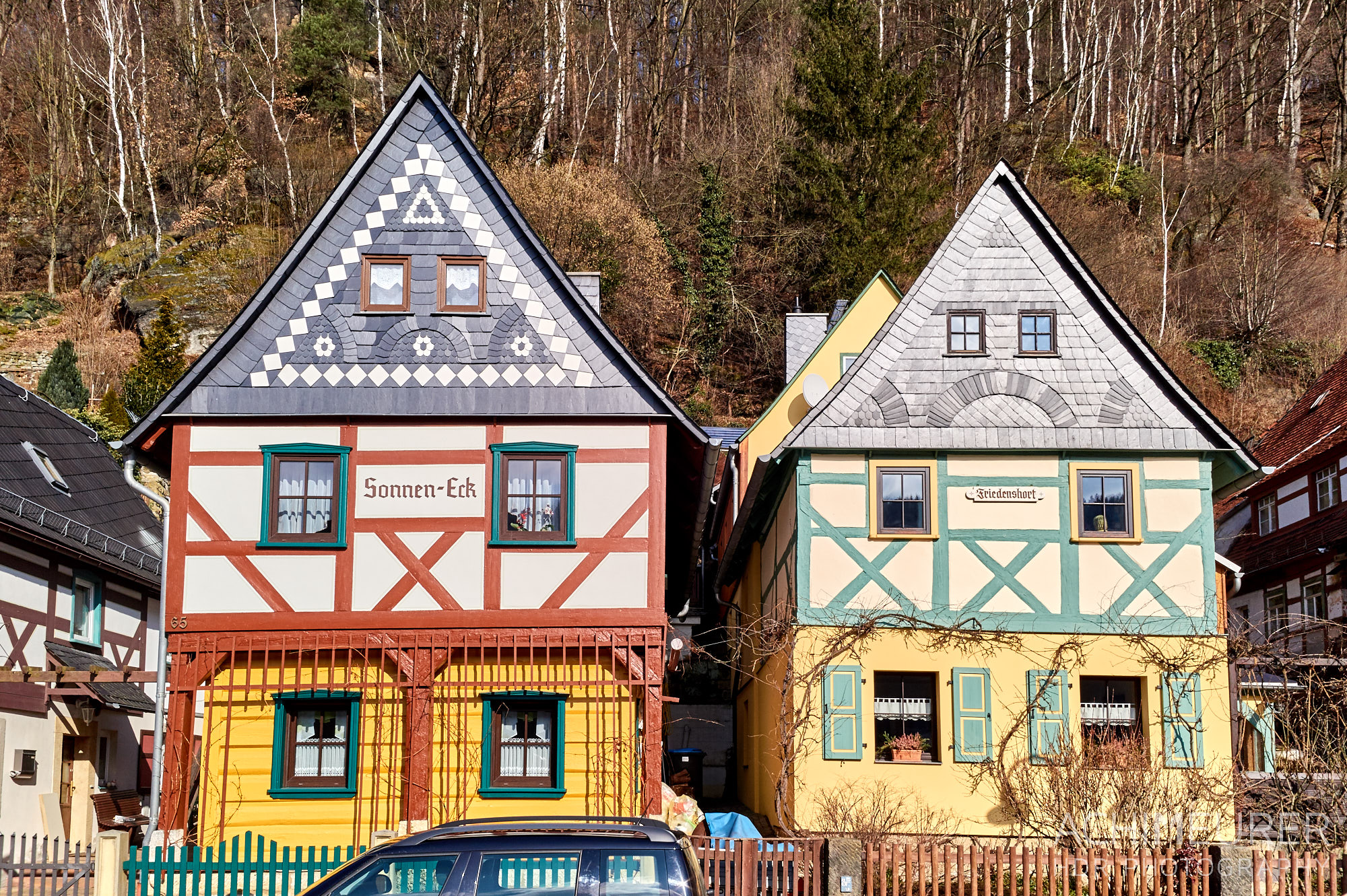 "Die 7 Brüder" - historische Fachwerkhäuse, sogenannte Umgebindehäuser, in Bad Schandau by Achim Meurer. 