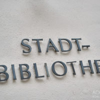 Lesen in der Stadtbibliothek in Pirna by AchimMeurer.com                     .