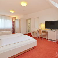 Die Zimmer im Hotel zur Post in Bonn by Array.