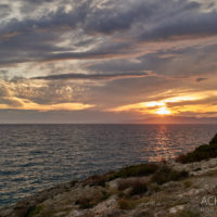 Sonnenuntergang an der Küste von Salou, Katalonien, Spanien by Achim Meurer.